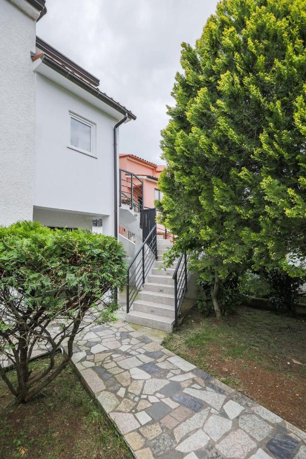 Sweet Apartment Tony Pula Exterior photo